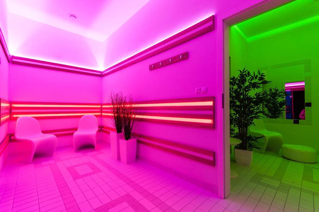 Hotel Ted Radomsko Bagian luar foto