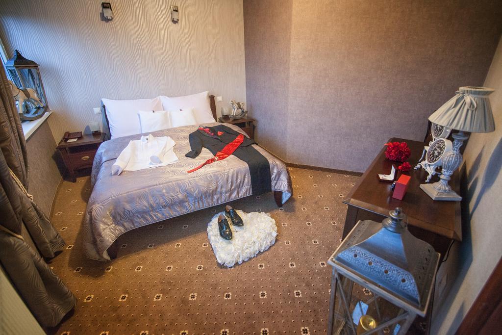 Hotel Ted Radomsko Bagian luar foto