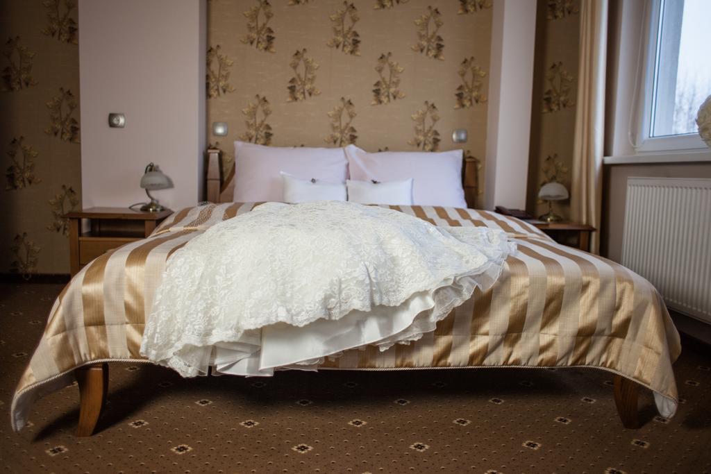 Hotel Ted Radomsko Bagian luar foto