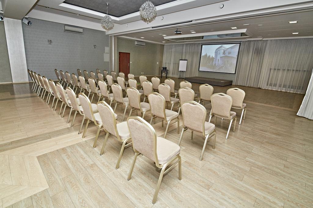 Hotel Ted Radomsko Bagian luar foto