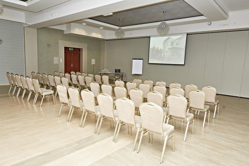 Hotel Ted Radomsko Bagian luar foto