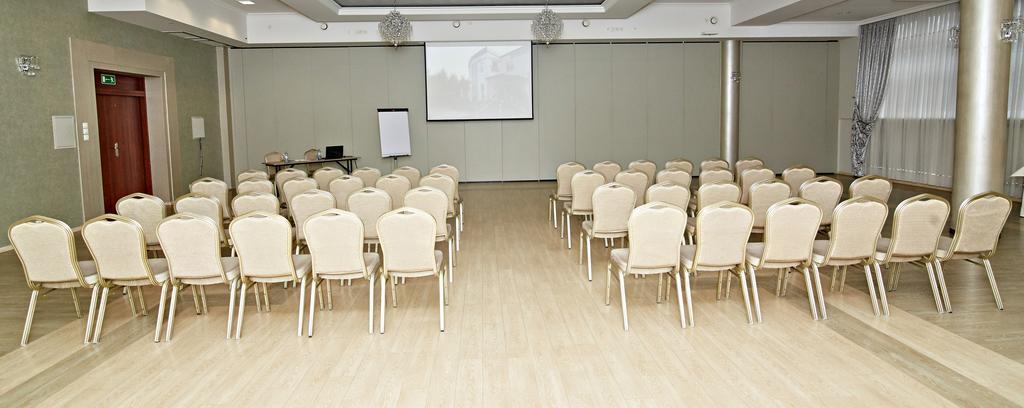 Hotel Ted Radomsko Bagian luar foto