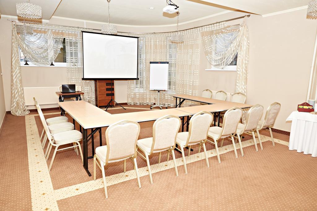 Hotel Ted Radomsko Bagian luar foto