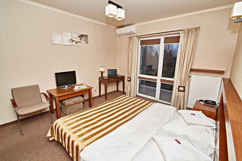 Hotel Ted Radomsko Ruang foto
