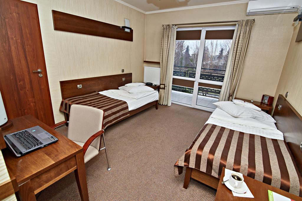Hotel Ted Radomsko Ruang foto