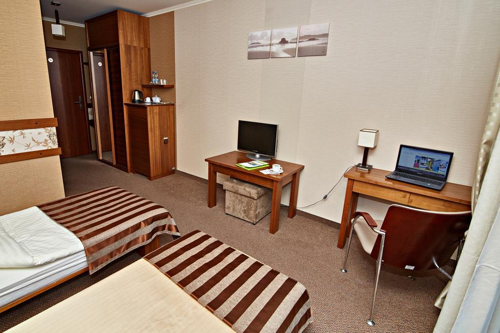 Hotel Ted Radomsko Ruang foto